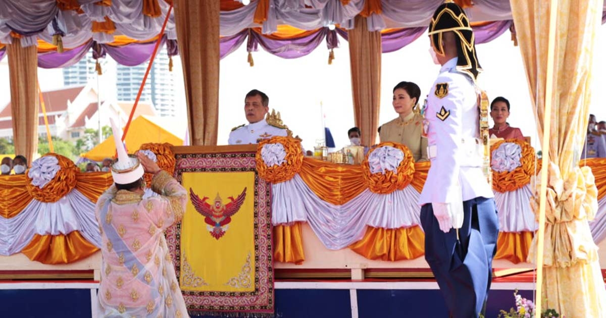 ในหลวง ราชินี เสด็จฯ ไปในการพระราชพิธี จรดพระนังคัลแรกนาขวัญ